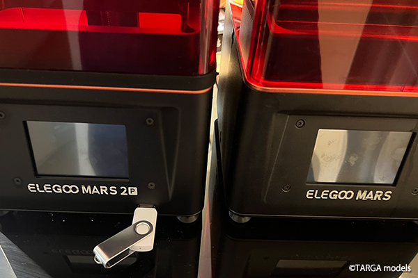 「ELEGOO MARS」と「ELEGOO MARS 2 PRO」の比較